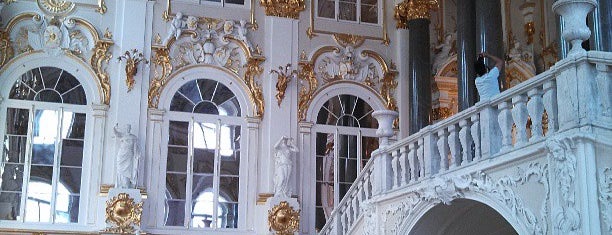 Hermitage Museum is one of To check in St.Petersberg.