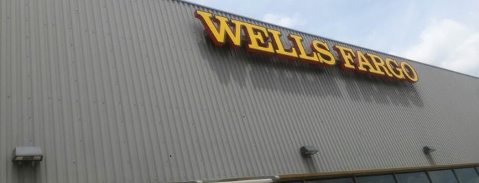 Wells Fargo is one of สถานที่ที่ Susan ถูกใจ.