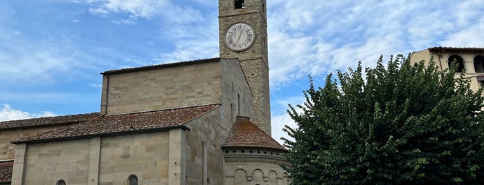 Duomo di Fiesole is one of Posti che sono piaciuti a Robin.