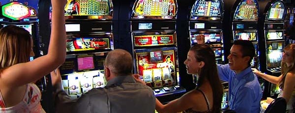 Native Lights Casino is one of สถานที่ที่ Rob ถูกใจ.