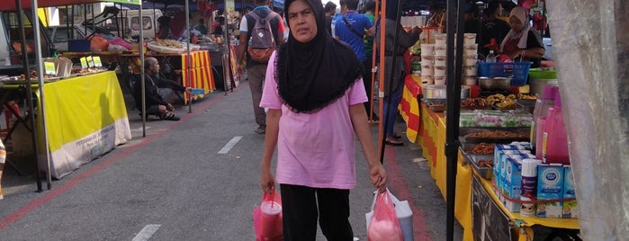 Pasar Malam Puchong 14 is one of Selangor.