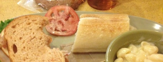 Panera Bread is one of Lugares favoritos de Justin.