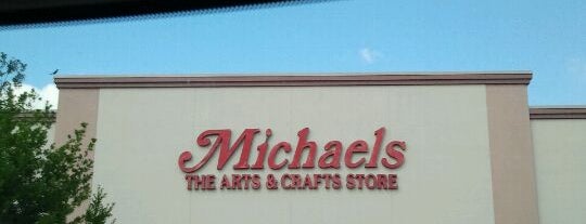Michaels is one of Bradleyさんのお気に入りスポット.
