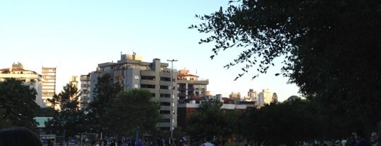 Praça Carlos Simão Arnt (Praça da Encol) is one of TOP 30 melhores lugares em Porto Alegre.