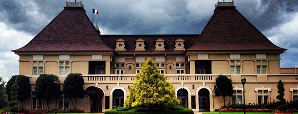 Chateau Elan is one of Lugares favoritos de Super.