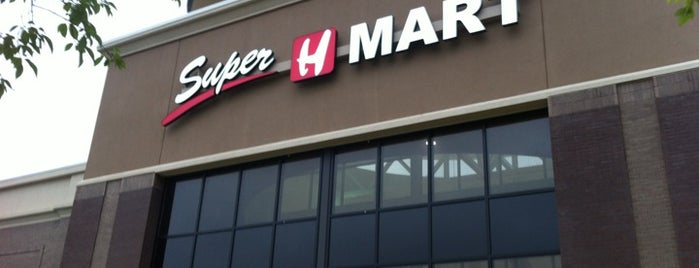 Super H Mart is one of Vallyri’s Liked Places.