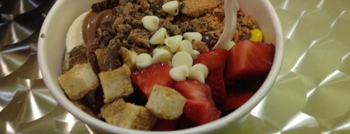 Ghurtie's Gourmet Frozen Yoghurt is one of Locais curtidos por Matt.