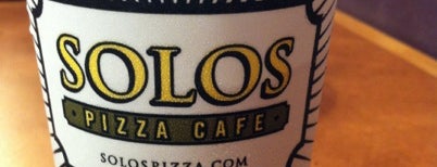 Solos Pizza Cafe is one of Locais salvos de Becky.
