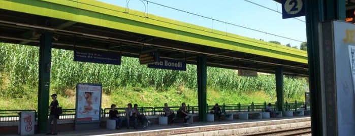 Stazione Villa Bonelli is one of da vedere.