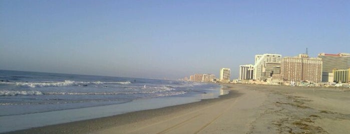 Atlantic City Beach is one of Jeannie 님이 좋아한 장소.