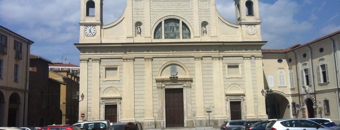 Piazza del Duomo is one of Lugares favoritos de Hannah.