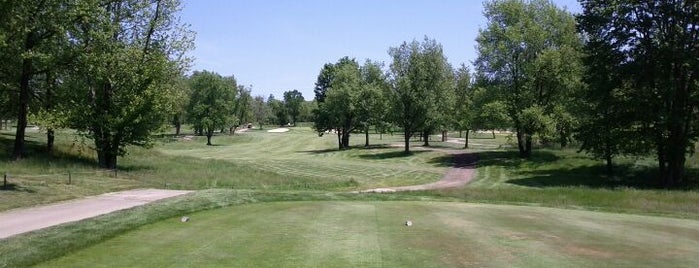 Ellsworth Meadows Golf Course is one of Lugares favoritos de Dan.