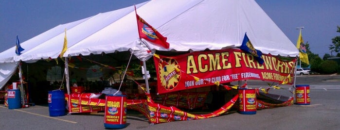 Fireworks Stand at Kmart is one of Locais curtidos por Kimberly.
