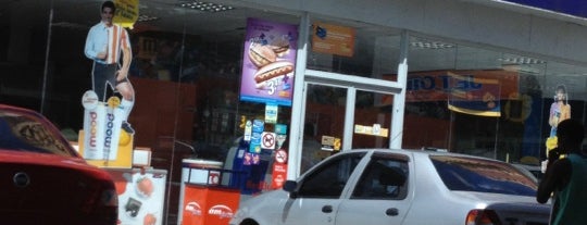 Loja Ampm is one of conveniencia.