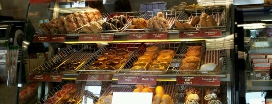 Tim Hortons is one of Lieux qui ont plu à Babs.