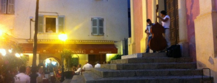 Santa Maria Restaurant is one of Tempat yang Disukai Manon.