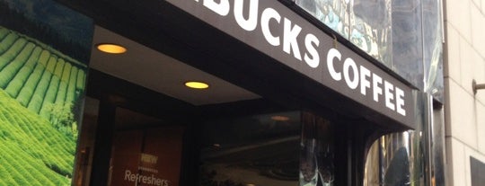 Starbucks is one of Tempat yang Disukai Ki.