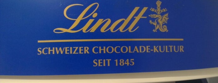 Lindt Outlet is one of Einkaufen.
