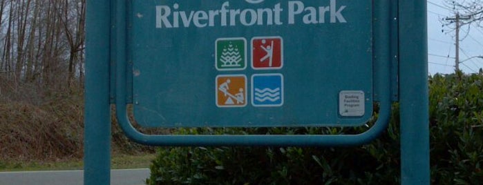 Langus Riverfront Park is one of Lugares favoritos de Erik.