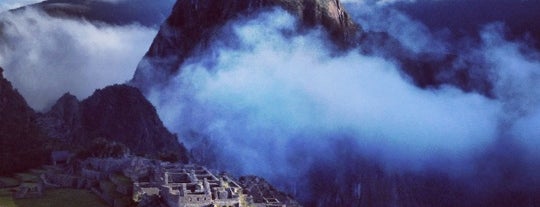Wayna Picchu is one of Cerros / Parques.