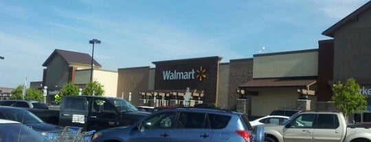 Walmart Supercenter is one of สถานที่ที่ Cheri ถูกใจ.