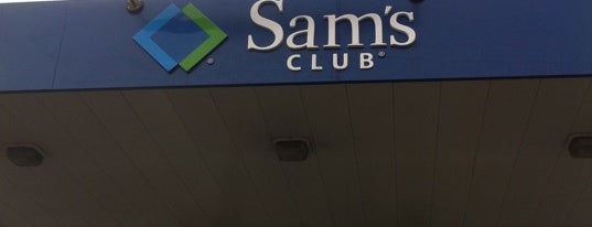 Sam's Club Fuel Center is one of Orte, die Sheena gefallen.