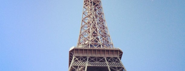 Eiffelturm is one of Bucket List.