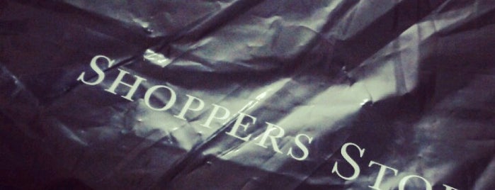 Shoppers Stop is one of Deepakさんのお気に入りスポット.