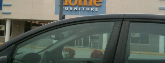 Farmers Home Furniture is one of Chesterさんのお気に入りスポット.
