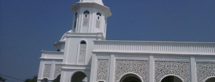 Masjid Sultan Ismail (Masjid Raja Chendering) is one of Baitullah : Masjid & Surau.