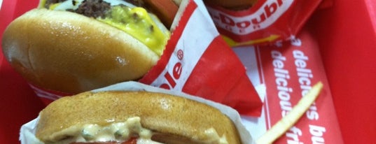 In-N-Out Burger is one of R.M.さんのお気に入りスポット.