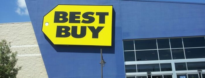 Best Buy is one of Fernandoさんのお気に入りスポット.