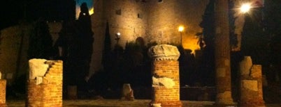 Castello San Giusto is one of Posti che sono piaciuti a Invasioni Digitali.