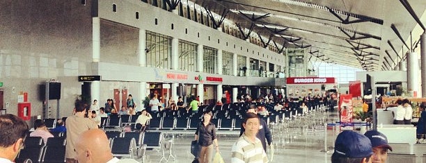 다낭 국제공항 (DAD) is one of International Airport - ASIA.