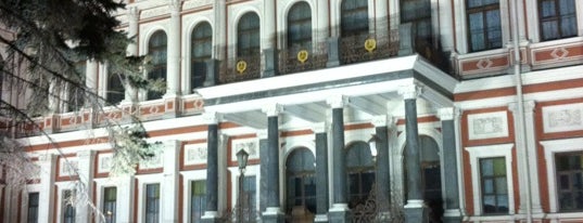 Площадь Труда is one of Tempat yang Disukai Анастасия.