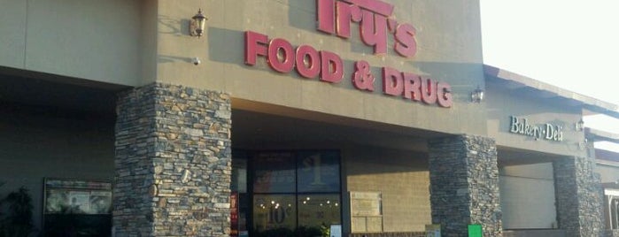Fry's Food Store is one of สถานที่ที่ Steve ถูกใจ.