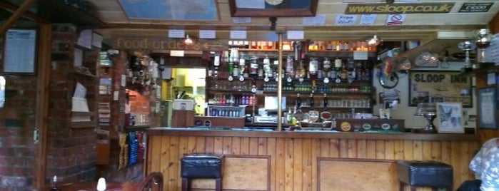 The Sloop Inn is one of Locais curtidos por James.