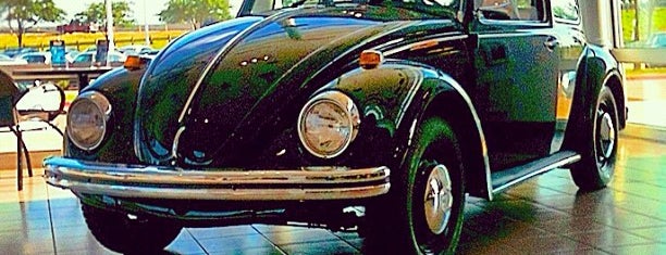 Rusty Wallis Volkswagen is one of Locais curtidos por al.