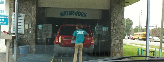 Waterworx Car Wash is one of Joelさんのお気に入りスポット.