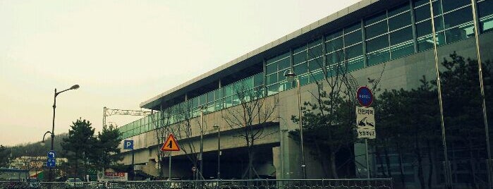 Ssangyong Stn. is one of สถานที่ที่ Stacy ถูกใจ.