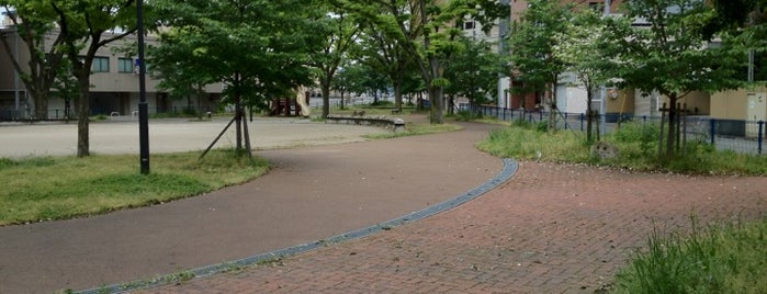 比恵公園 is one of 公園.