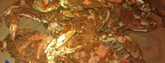 Seaside Restaurant & Crab House is one of Tempat yang Disukai Sherri.