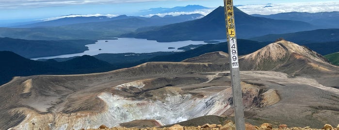 雌阿寒岳頂上 is one of 日本の🗻ちゃん(⌒▽⌒).