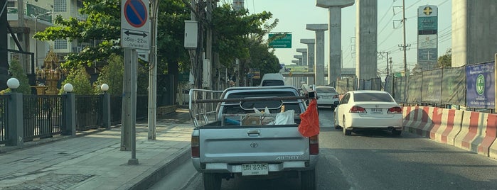 Krung Thep Kritha Interchange is one of Road and Intersection in BKK.