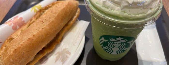 Starbucks is one of Lugares favoritos de Minami.