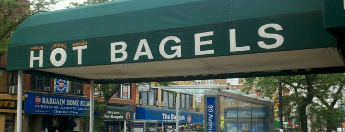 Olympus Bagels is one of Orte, die Curt gefallen.