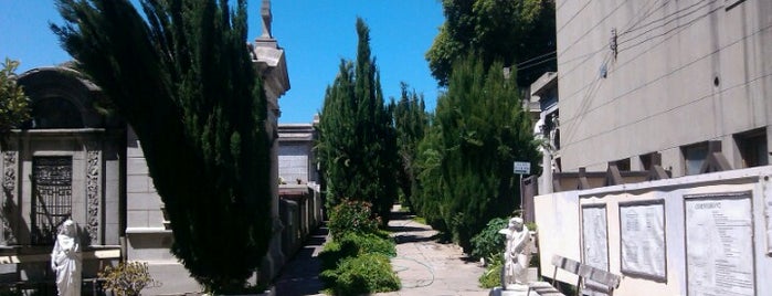 Cementerio Nº 2 is one of Comer, tomar & pasear en Valparaíso y Viña del Mar.