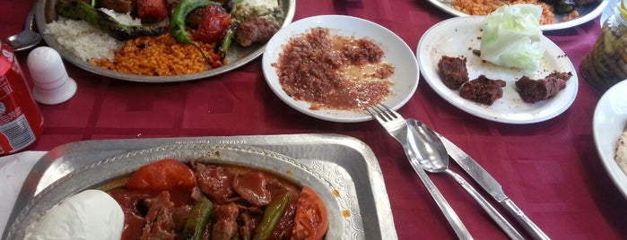 Bakırköy İskender Kebap ve Lahmacun Salonu is one of Posti che sono piaciuti a Mehtap.