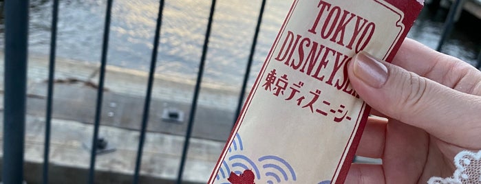 Liberty Landing Diner is one of ディズニーシー.