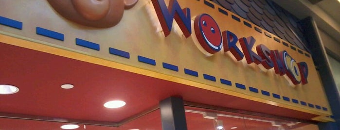 Build-A-Bear Workshop is one of Lugares en Houston.